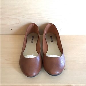Chelsea Cognac flats